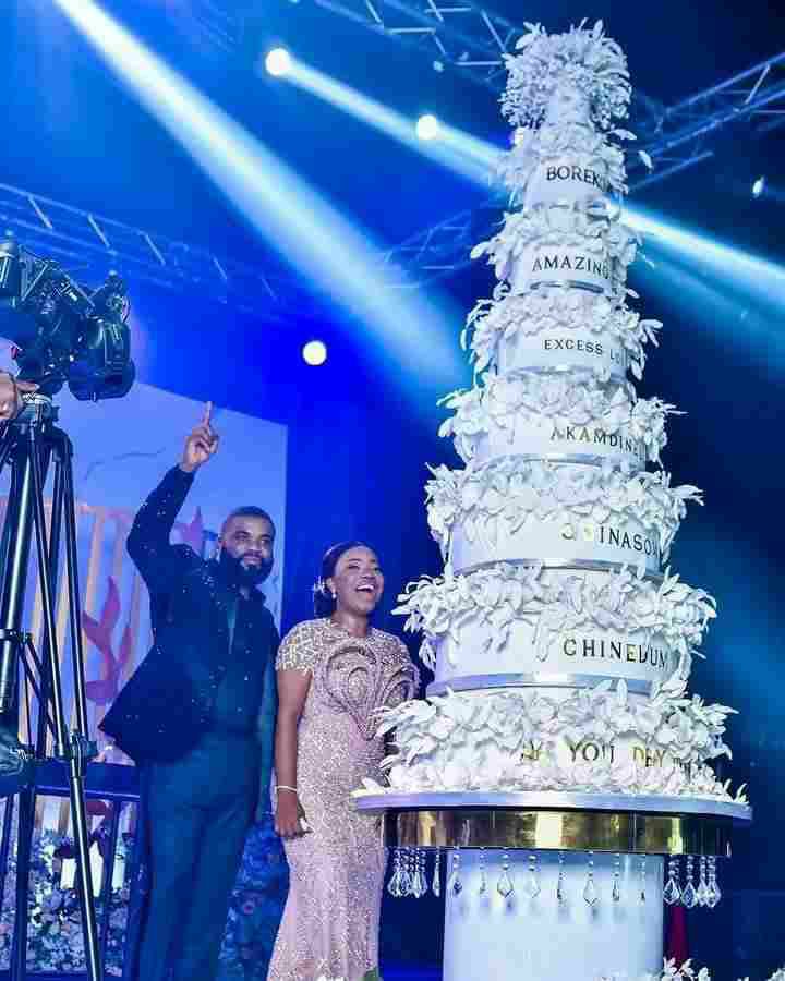 Mercy Chinwo weds her heartthrob (Wedding Cake)